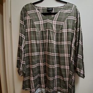 Green plaid top
